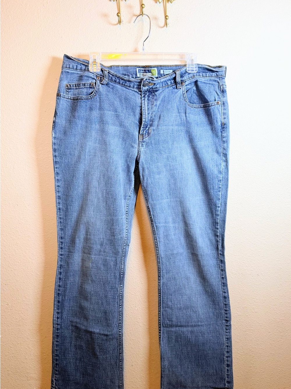 Old Navy Women’s Light Blue Bootcut Low Waist Stretch Jeans. Size 14R